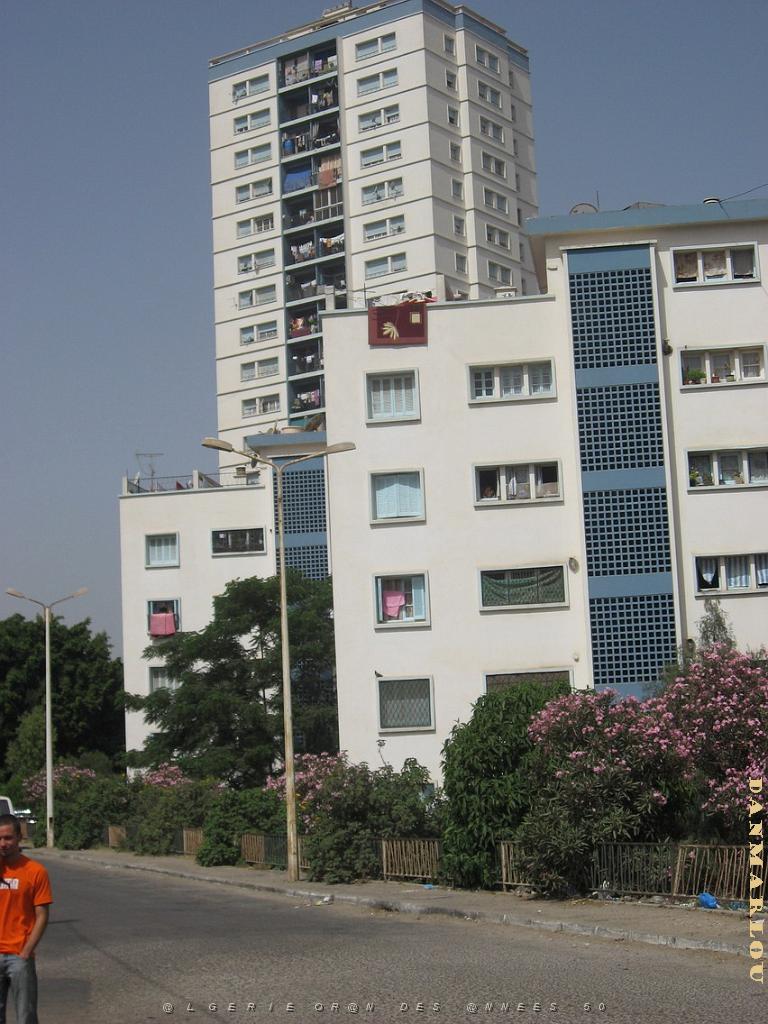 2377 cite la fontaine.jpg